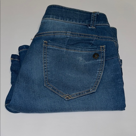 Democracy Ab Solution Mid Rise Bermuda Shorts Size 4 - Picture 3 of 16